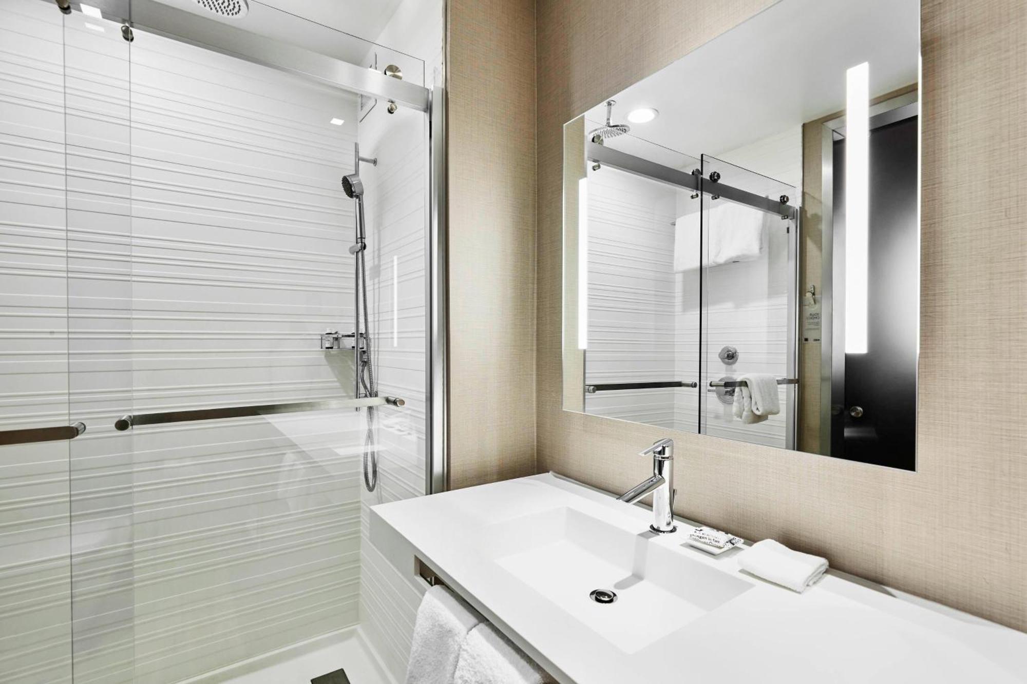 Ac Hotel By Marriott Cincinnati At The Banks Exterior photo